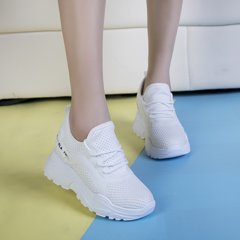 รองเท้าผ้าใบเสริมส้นสูง รองเท้าผ้าใบเสริมส้นสูงสไตล์เกาหลี ส่งฟรี EMS