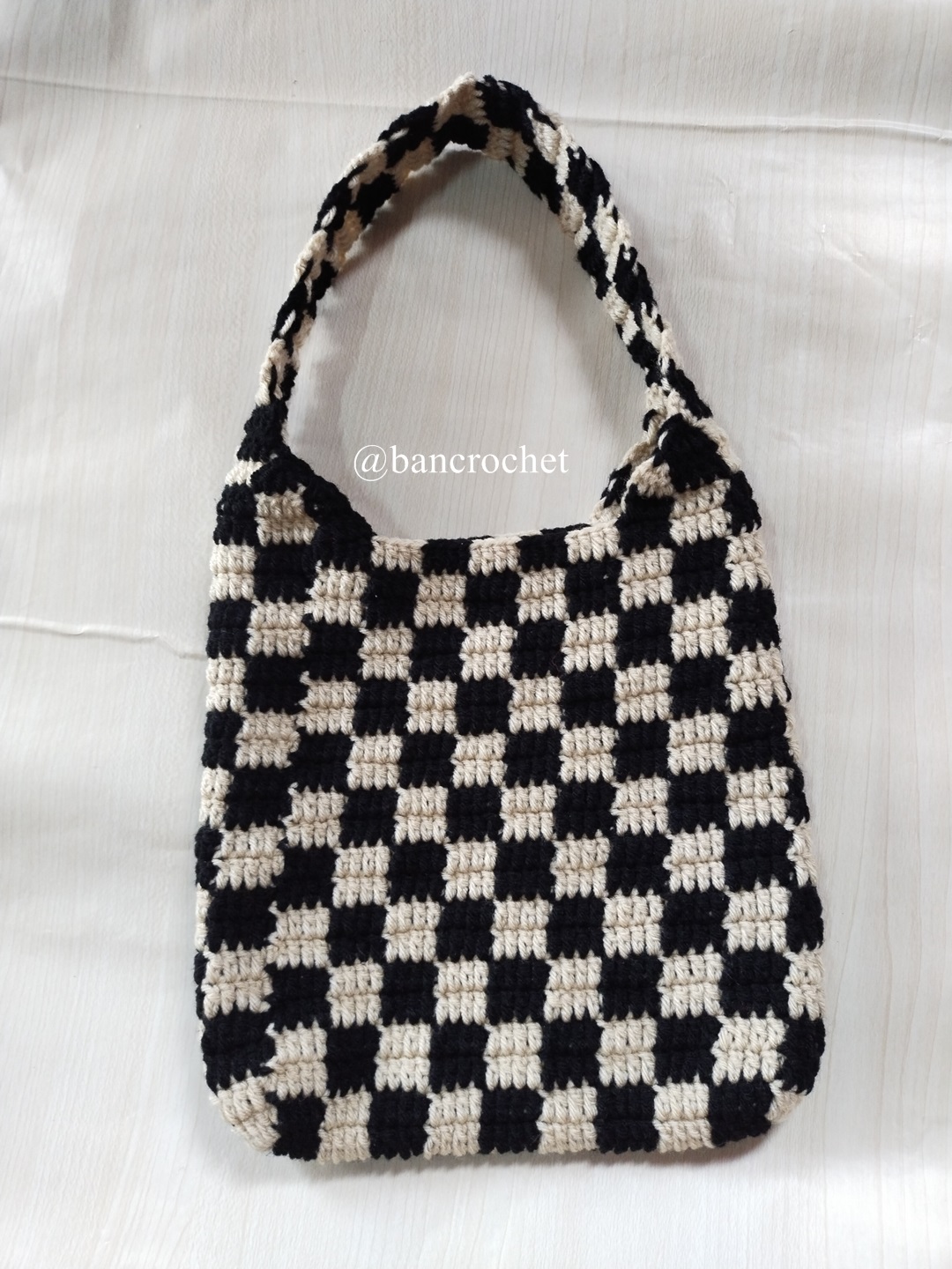 Bancrochet กระเป๋าถักลายตาราง Crochet Bag หลากสี 20*20 cm