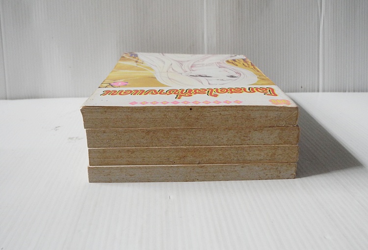 โลกสดใสที่ชายแดน เล่ม 1-4 (ออกมาแค่นี้ค่ะ)