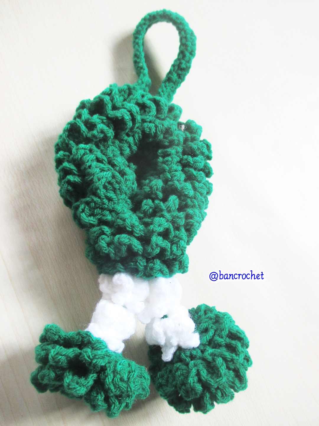 Bancrochet พวงมาลัยถักโครเชต์ Crochet Thai Garland เขียว 6*5*4 inch