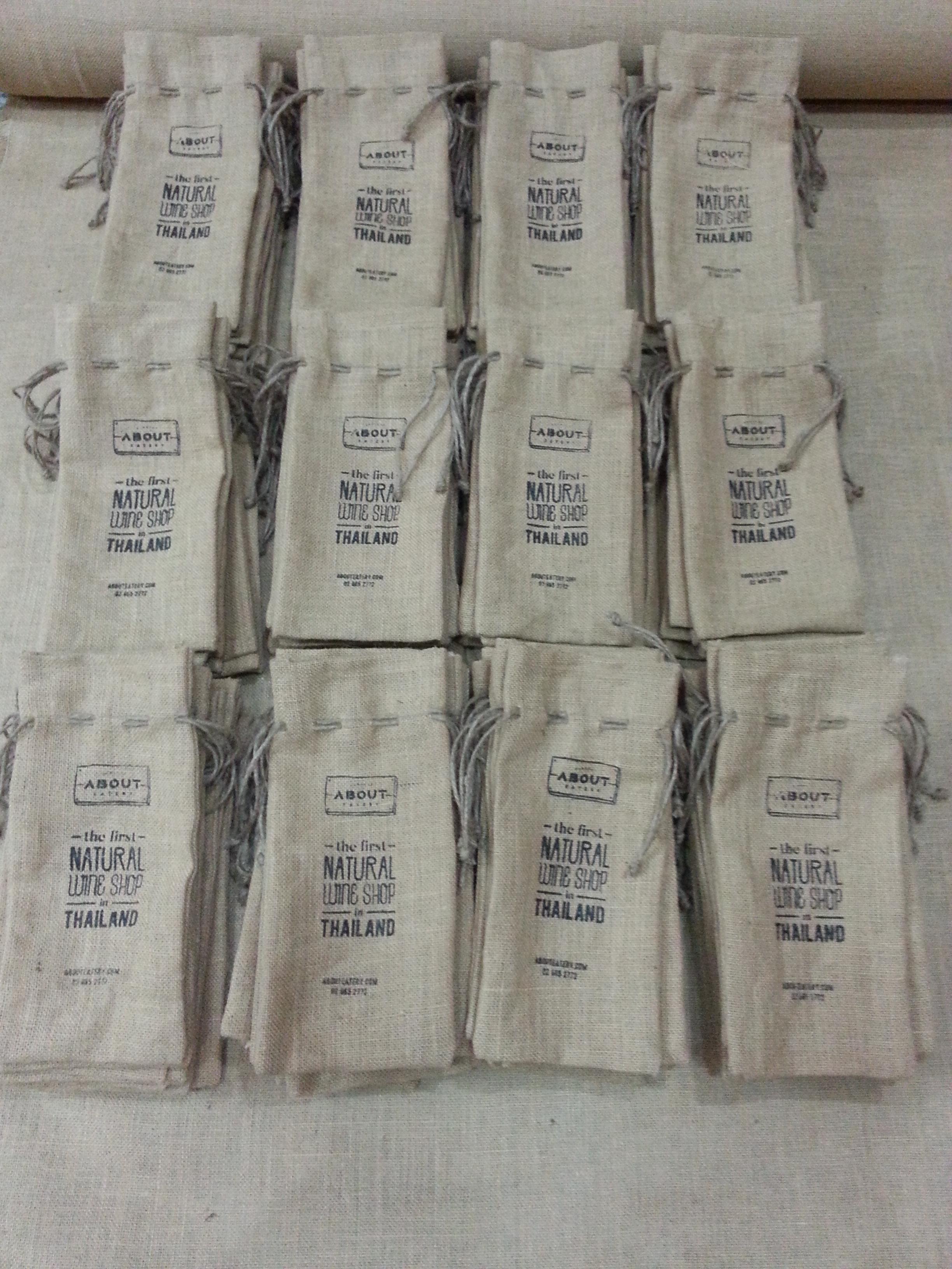 ถุงใส่ไวน์...ร้าน Wine About Eatery สุขุมวิท...