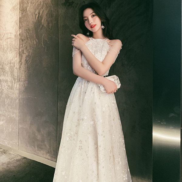 ชุดราตรี ชุดราตรีสวยหรู แบบ ทันสมัย Evening dress