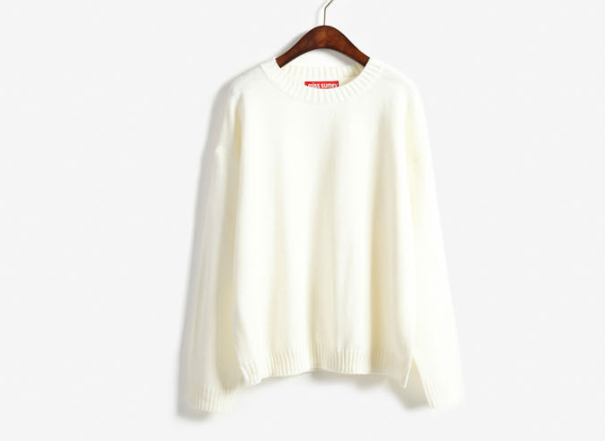 Sweater เสื้อสเวทเตอร์แขนยาว สีขาว ทรงสวย จะใส่เดี่ยวไหรือใส่โค้ทคลุมก็เริ่ด