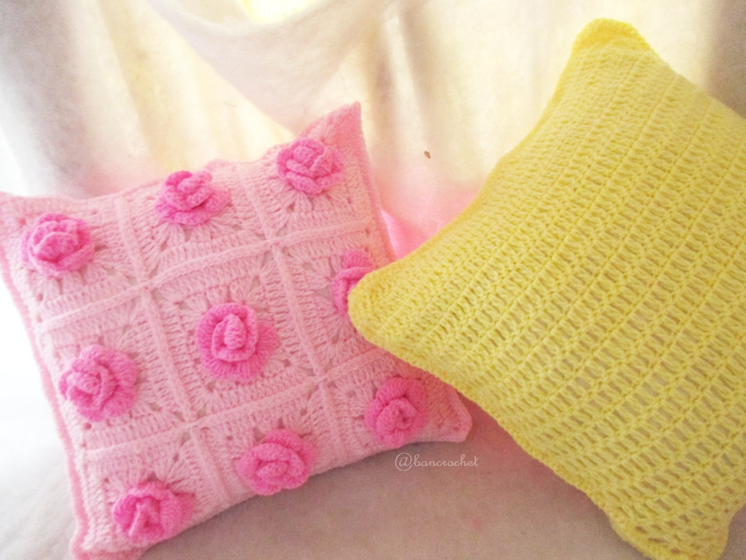 หมอนอิงลายกุหลาบสีเหลือง ชมพู ถักโครเชต์ yellow and pink Pillow crochet 12*12 inch