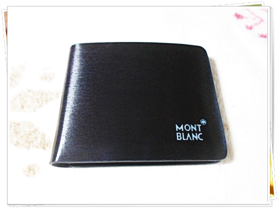 กระเป๋าสตางค์ผู้ชายใบสั้นสีดำ Mont Blanc เรียบหรู ลายไม้ M10136