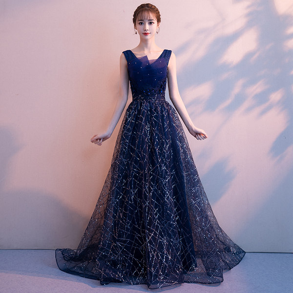 ชุดราตรี ชุดราตรีสวยหรู แบบ ทันสมัย Evening dress