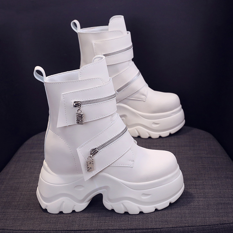 รองเท้าผ้าใบเสริมส้นสูง ไซต์35-39 สนใจทักแชท ฟรีค่าส่ง!