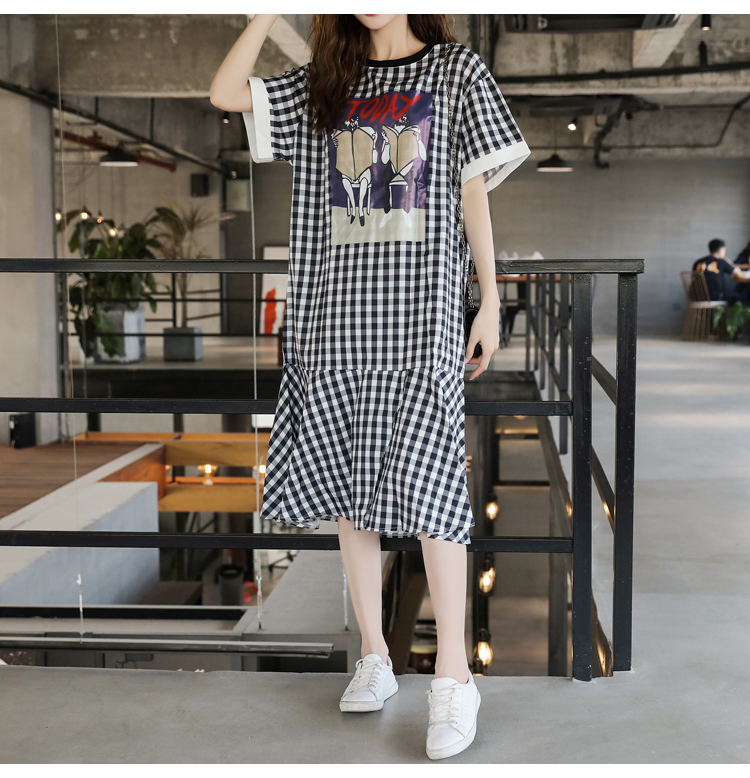 Dress4744 เดรสยาวลายสก็อตทรงปล่อยชายระบาย งานสกรีนลายดิจิตอลอย่างดีสีสวยคมชัด ผ้าโพลีเนื้อดีนุ่มใส่สบาย งานสวยใส่ง่ายน่ารักมาก