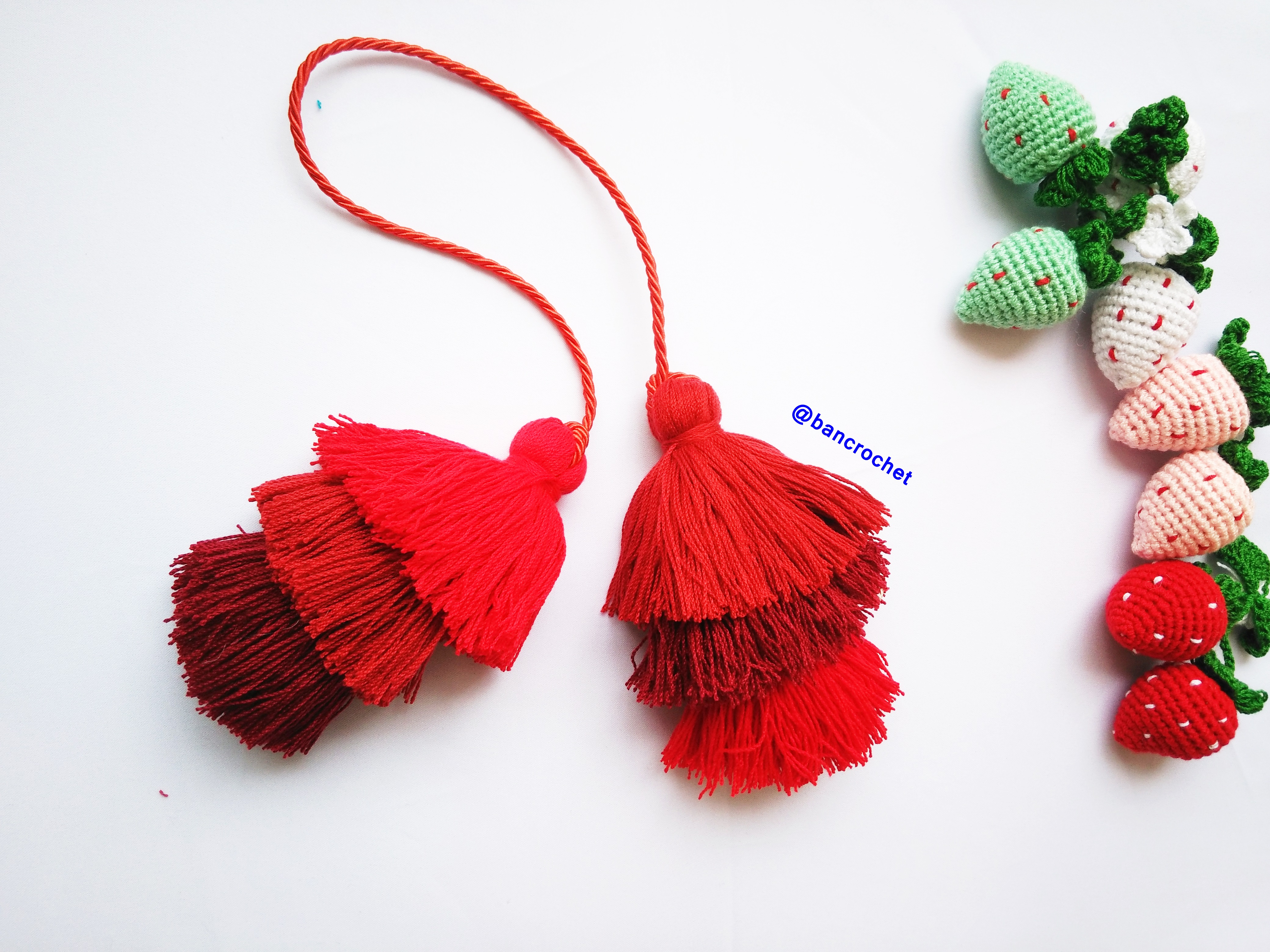 Bancrochet พู่ห้อยกระเป๋า/ที่ห้อยกระเป๋าแฮนด์เมด Tassels keychain hanging for bags หลากสี 4 นิ้ว