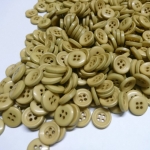 กระดุมเสื้อกากี