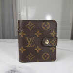 Louis Vuitton Monogram Compact Wallet M61667