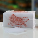 แผ่นเฟรมพลาสติกสี่เหลี่ยม " ตราเสือ " 7x7 ซม. (ประมาณ 100 แผ่น)