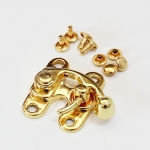 ขอปิดปากกระเป๋า แบบไกปืน สีทอง ขนาด 4 x 4.8 ซ.ม.