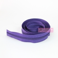สีม่วงเข้ม