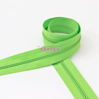 สีเขียวอ่อน
