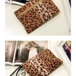 กระเป๋าใบเล็ก พร้อมส่ง พกง่าย สะดวก ลายเสือ ขนๆ เก๋ๆ Loepard FREE