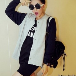 เสื้อคลุมเบสบอล ผ้าไม่หนามาก ไส่ได้ทุกวันสบายๆ พร้อมส่งเลยจ้า same pic Freesize