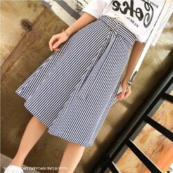 Skirt385 กระโปรงยาวลายริ้วสีขาวกรมซิปหลังผ้าโพลีเนื้อดีใส่สบาย มีเข็มขัดผ้าเข้าชุด งานน่ารักผ้าเนื้อดีไม่ยับง่าย ดีเทลดีงาม แมทช์กับอะไรก็เข้า