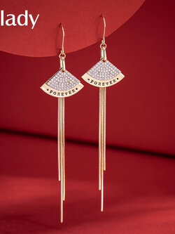 ต่างหู ตุ้มหูแฟชั่น By Qlady