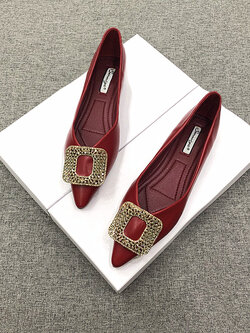 รองเท้าแฟชั่นผู้หญิงส้นเตี้ย ใส่สบาย มีขนาดให้สั่งซื้อ 35 36 37 38 39 40 สนใจทักแชท ฟรีค่าส่ง!