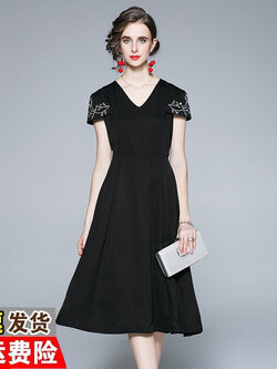 ชุดเดรสเรียบหรูดูแพง เดรสแบรนด์ DG Boutique