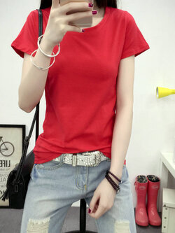 เสื้อยืดรัดรูปประดับกลิสเตอร์