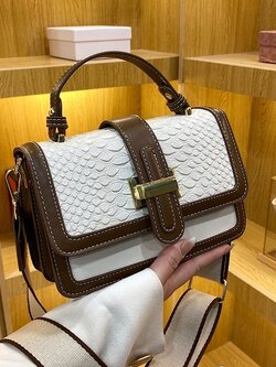 กระเป๋าสะพายข้างผู้หญิง กระเป๋าสะพายข้างใบเล็ก By Cocoa bags