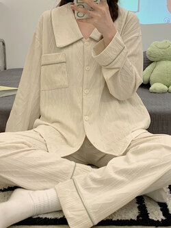 ชุดนอนผู้หญิง