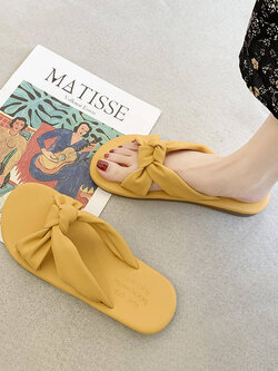 รองเท้าแตะของผู้หญิง