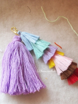 bacrochet พวงกุญแจพู่เล็กพู่ใหญ่ tassels keychain มีม่วง 6 นิ้ว