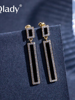 ต่างหู ตุ้มหูแฟชั่น By Qlady