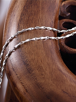 สร้อยคอแฟชั่นแบบยาว