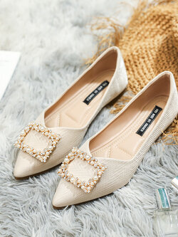 รองเท้าแฟชั่นผู้หญิงส้นเตี้ย ใส่สบาย มีขนาดให้สั่งซื้อ 35 36 37 38 39 40 สนใจทักแชท ฟรีค่าส่ง!