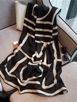 ผ้าพันคอ ผ้าคลุมไหล่ ไอเทมคู่ใจ ใส่ได้ทุกซีซั่น!