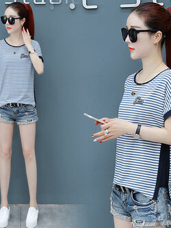 เสื้อผ้าแฟชั่นผู้หญิง เสื้อเชิ้ตแบบฮิตๆ T-shirt ผู้หญิง BY Yiyi