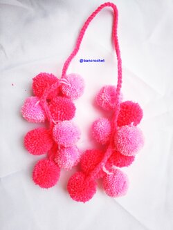 Bancrochet ปอมปอมห้อยกระเป๋า/ที่ห้อยกระเป๋าแฮนด์เมด Tassels keychain hanging for bags หลากสี 4 นิ้ว
