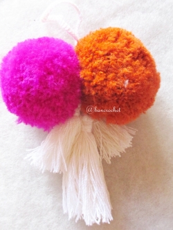 พู่+ปอมปอมแขวนกระเป๋าถักโครเชต์ pompom crochet