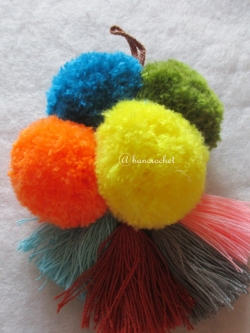 พู่+ปอมปอมแขวนกระเป๋าถักโครเชต์ pompom