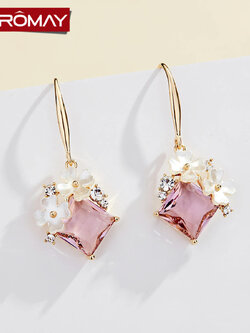 ต่างหู ตุ้มหูแฟชั่น By CAROMAY