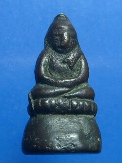 พระชัยวัฒน์ วัดสุทัศน์ พิมพ์หัวไม้ขีด