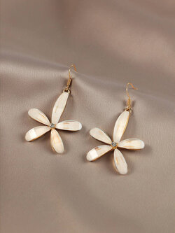 ต่างหู ตุ้มหูแฟชั่น