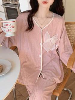 ชุดนอนผู้หญิง