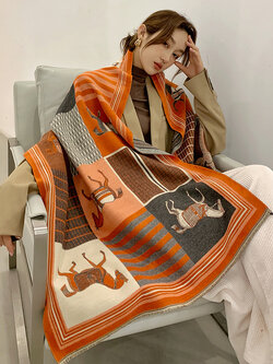 ผ้าพันคอ ผ้าคลุมไหล่ ไอเทมคู่ใจ ใส่ได้ทุกซีซั่น!