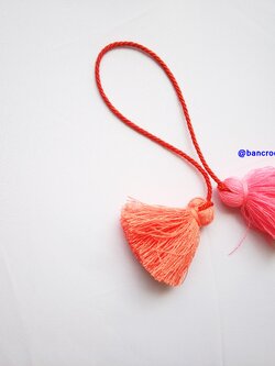 Bancrochet พู่ห้อยกระเป๋า/ที่ห้อยกระเป๋าแฮนด์เมด Tassels keychain hanging for bags หลากสี 4 นิ้ว