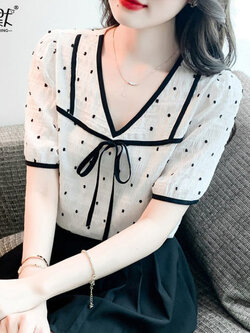 เสื้อลูกไม้ แขนสั้น