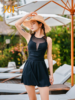 ชุดว่ายน้ำผู้หญิง ชุดว่ายน้ำแฟชั่น ชุดว่ายน้ำบิกินี่ คอลเลคชั่นใหม่ Yi Shi Bao