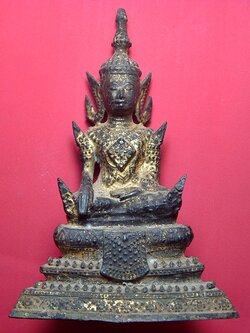 พระรัตนะทรงเครื่อง