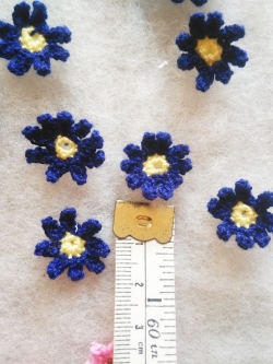 Bancrochet ดอกไม้จิ๋วถักโครเชต์ crochet mini flowers สี 0.5 นิ้ว