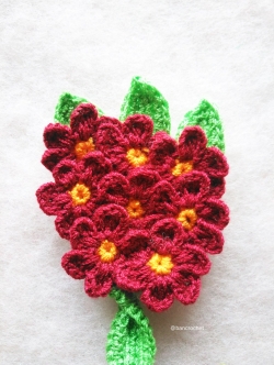 Bancrochet ช่อดอกไม้จิ๋วถักโครเชต์ Mini flower bouquet crochet สีแดงเชข้ม 5 นิ้ว