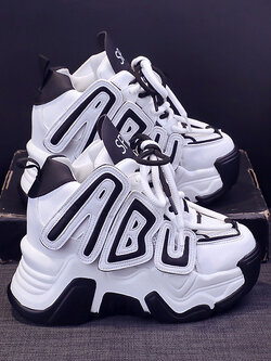 รองเท้าผ้าใบเสริมส้นสูง ไซต์35-39 สนใจทักแชท ฟรีค่าส่ง!